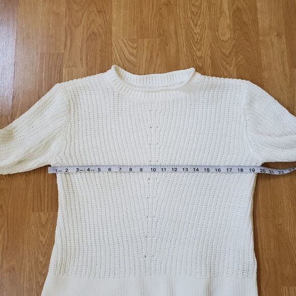 Caslon Stitch Detail Chenille Crewneck Sweater size Small in White - Picture 9 of 11